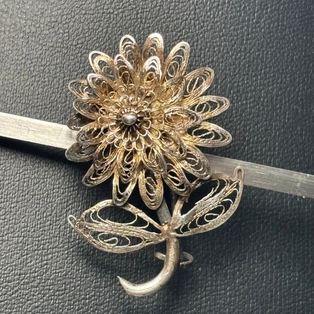 Brooch Silver Vintage Italy Filigree Flower Floral Leaf Pin 1.5 Inch